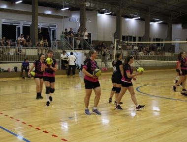 Rech Consertos/Panificadora Costa Oeste/Agro Weber conquista o título do municipal de voleibol no feminino